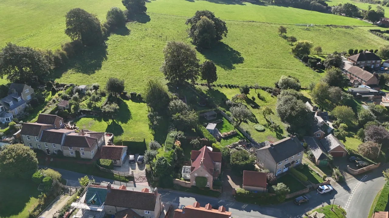 Spout Hill, Brantingham, HU15, photo 23