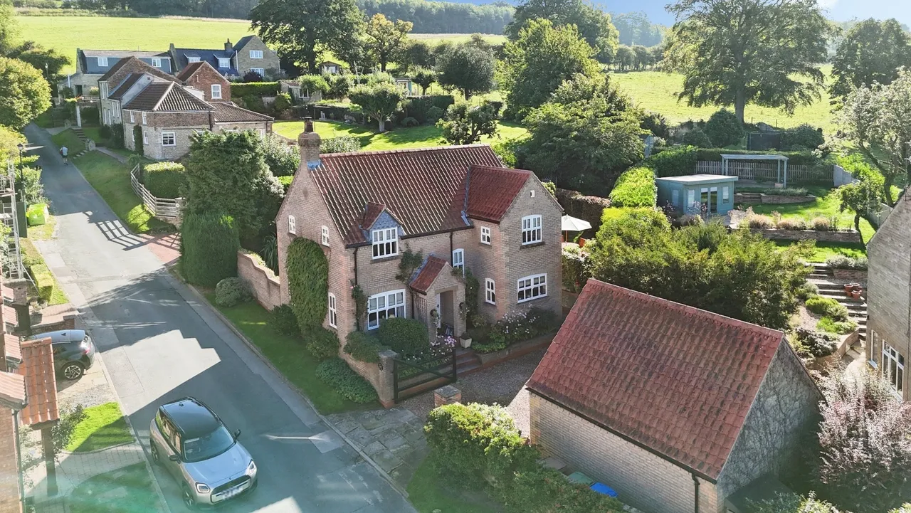 Spout Hill, Brantingham, HU15, photo 28