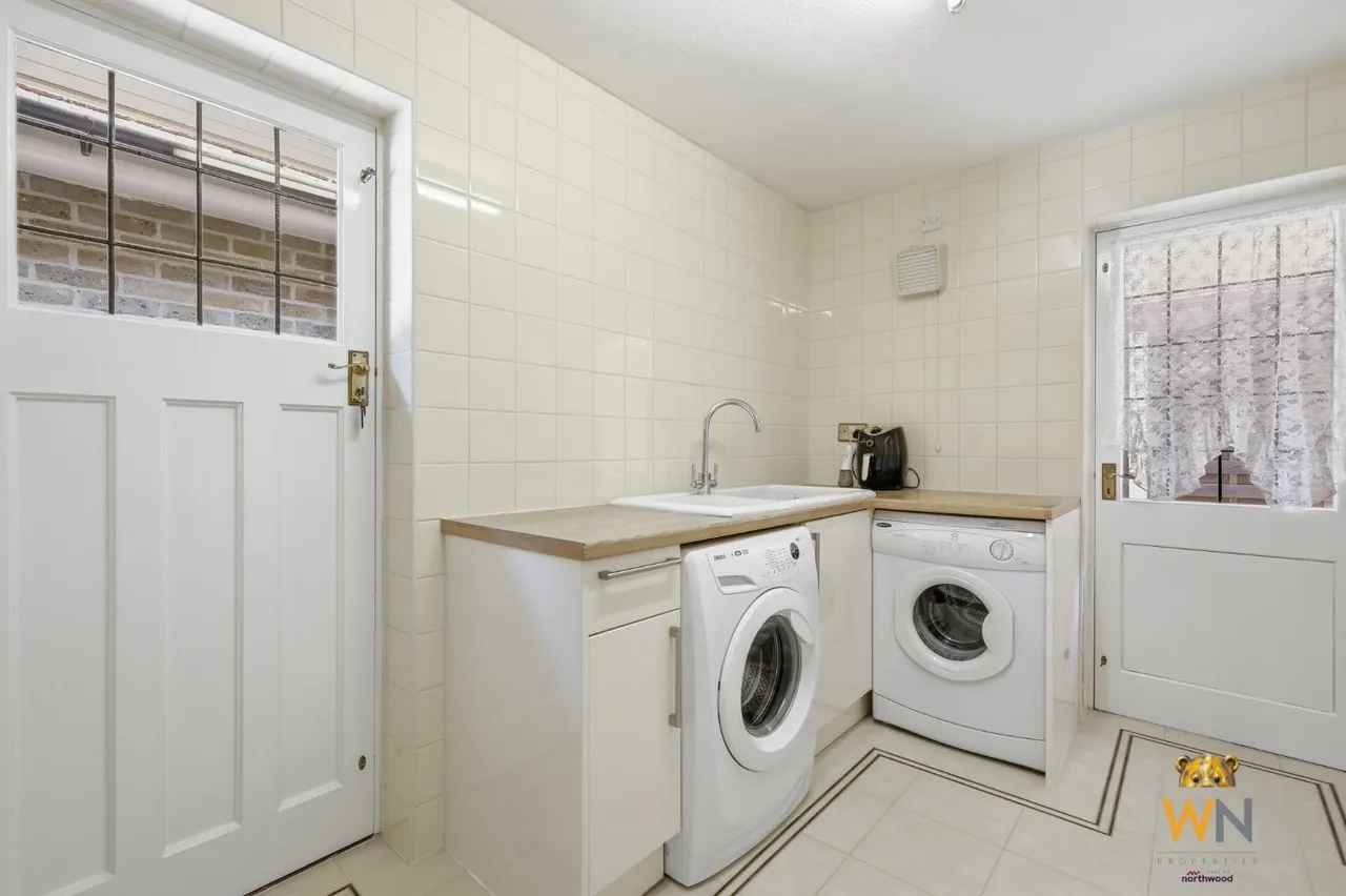 Heronway, Shenfield, CM13, photo 32