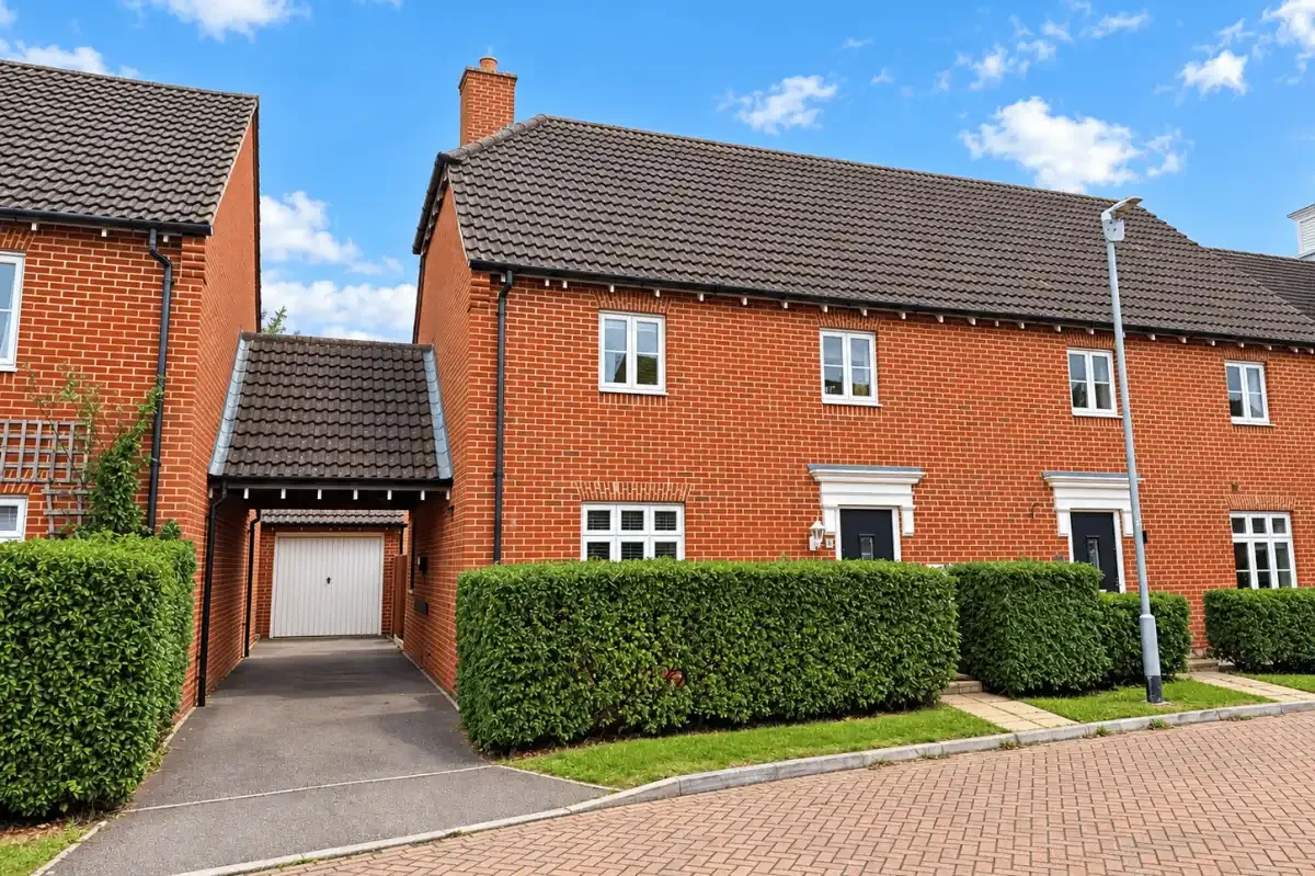 3 bed house for sale, Prince Edward Way, Stotfold, SG5