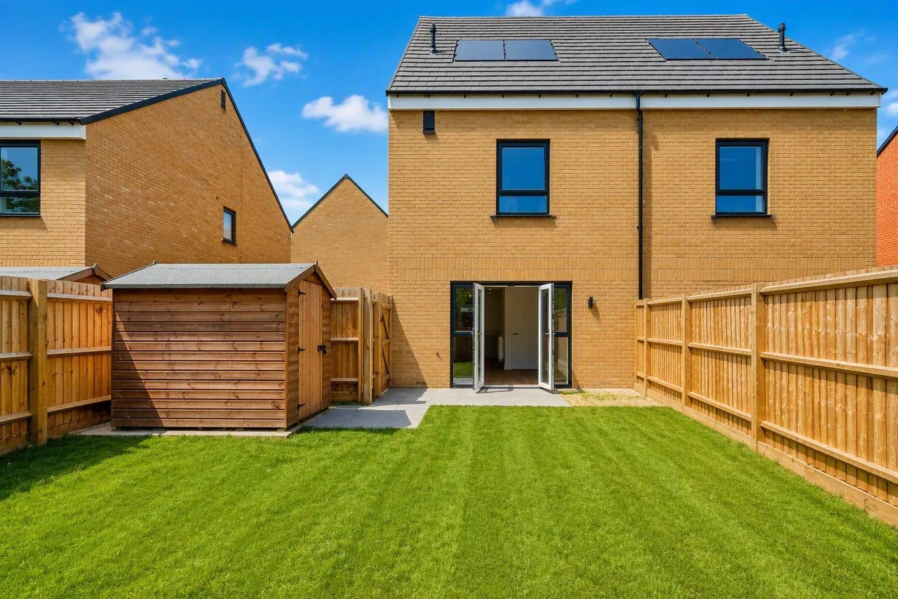 Ghyllgrove Close, Basildon, Essex, SS14, photo 14
