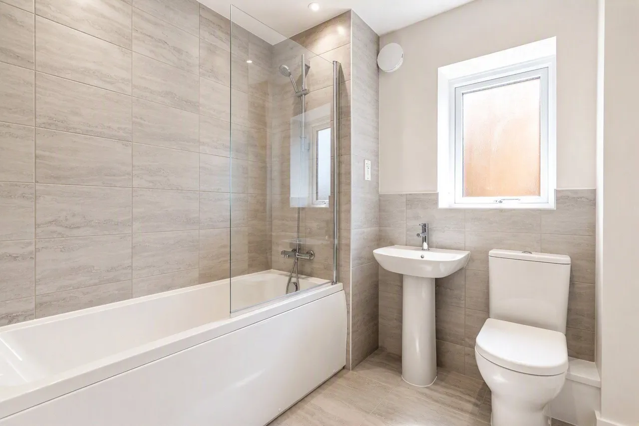 Ghyllgrove Close, Basildon, Essex, SS14, photo 5