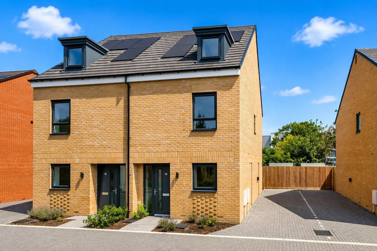 3 bed house for sale — Ghyllgrove Close, Basildon, Essex, SS14