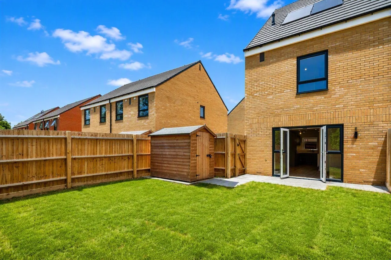 Ghyllgrove Close, Basildon, Essex, SS14, photo 2