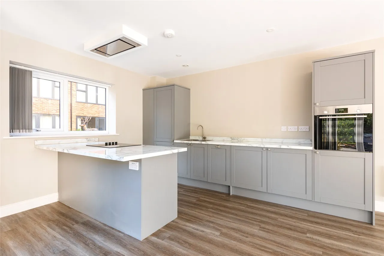 Regents Gate, Cornwalls Meadow, MK18, photo 2