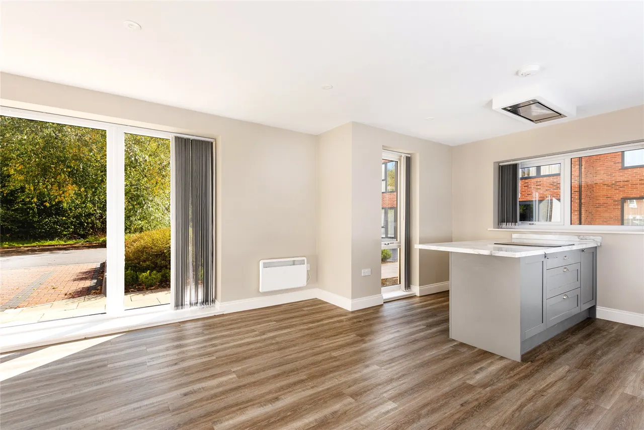 Regents Gate, Cornwalls Meadow, MK18, photo 4