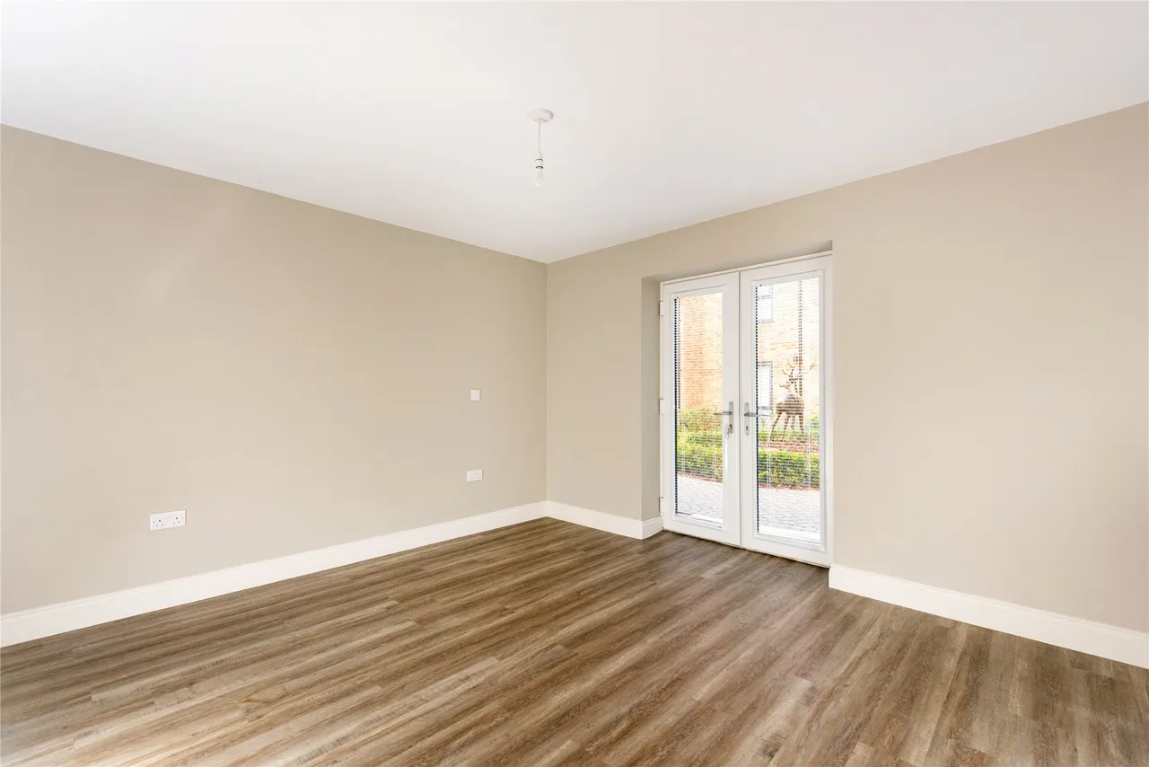 Regents Gate, Cornwalls Meadow, MK18, photo 9