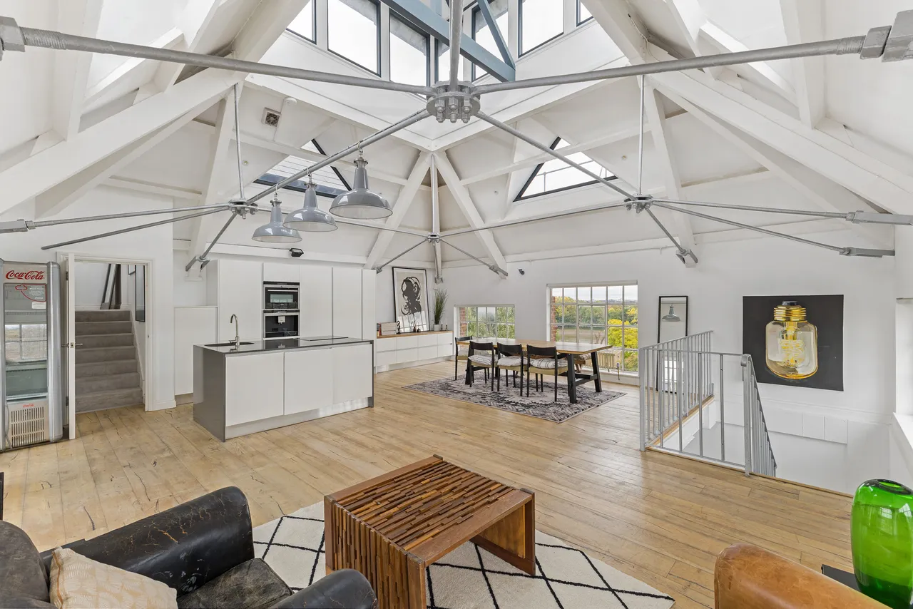 2 bed flat for sale — Church Street, London, W4