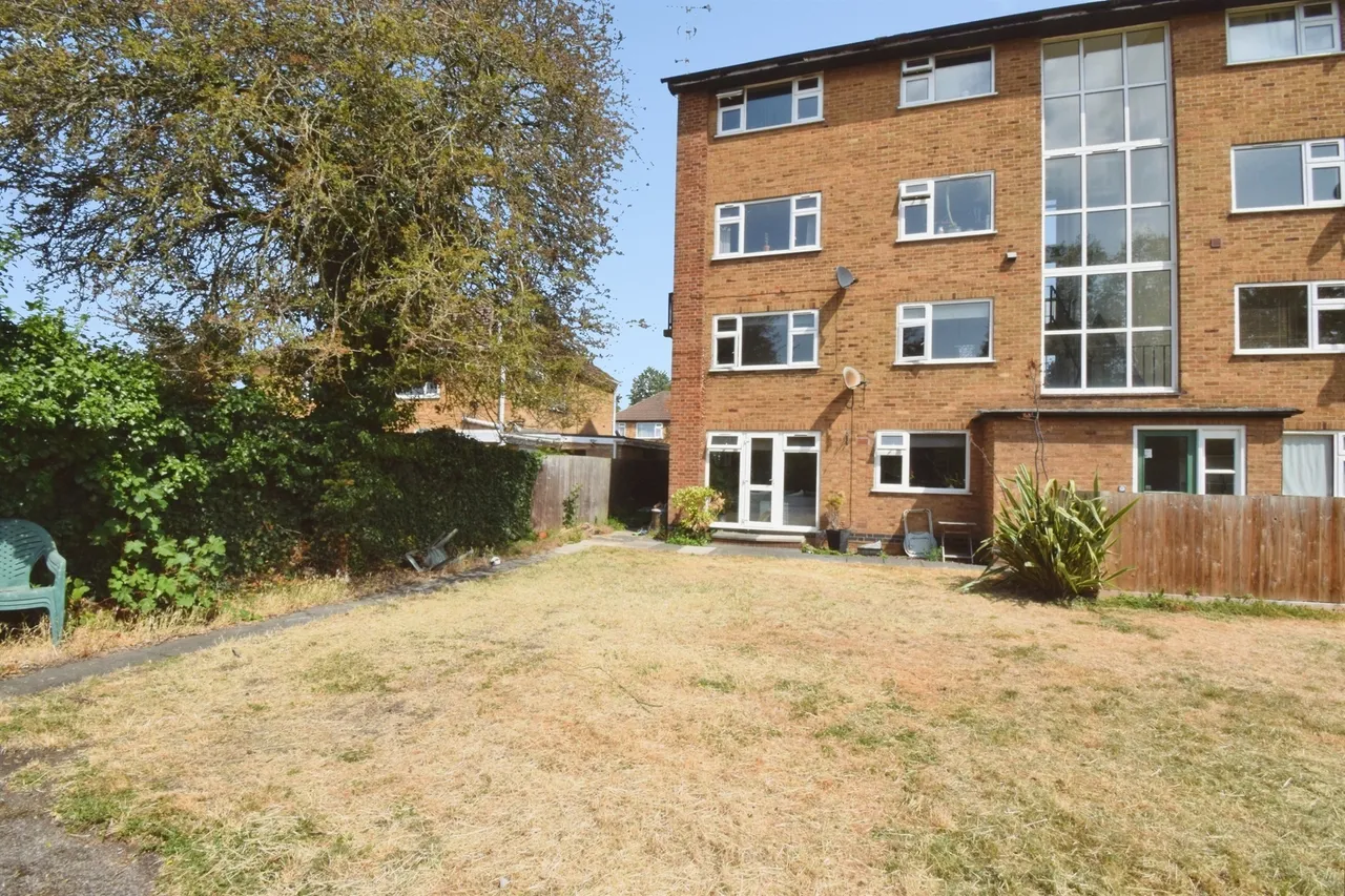 Kenilworth Drive, Oadby, LE2, photo 27