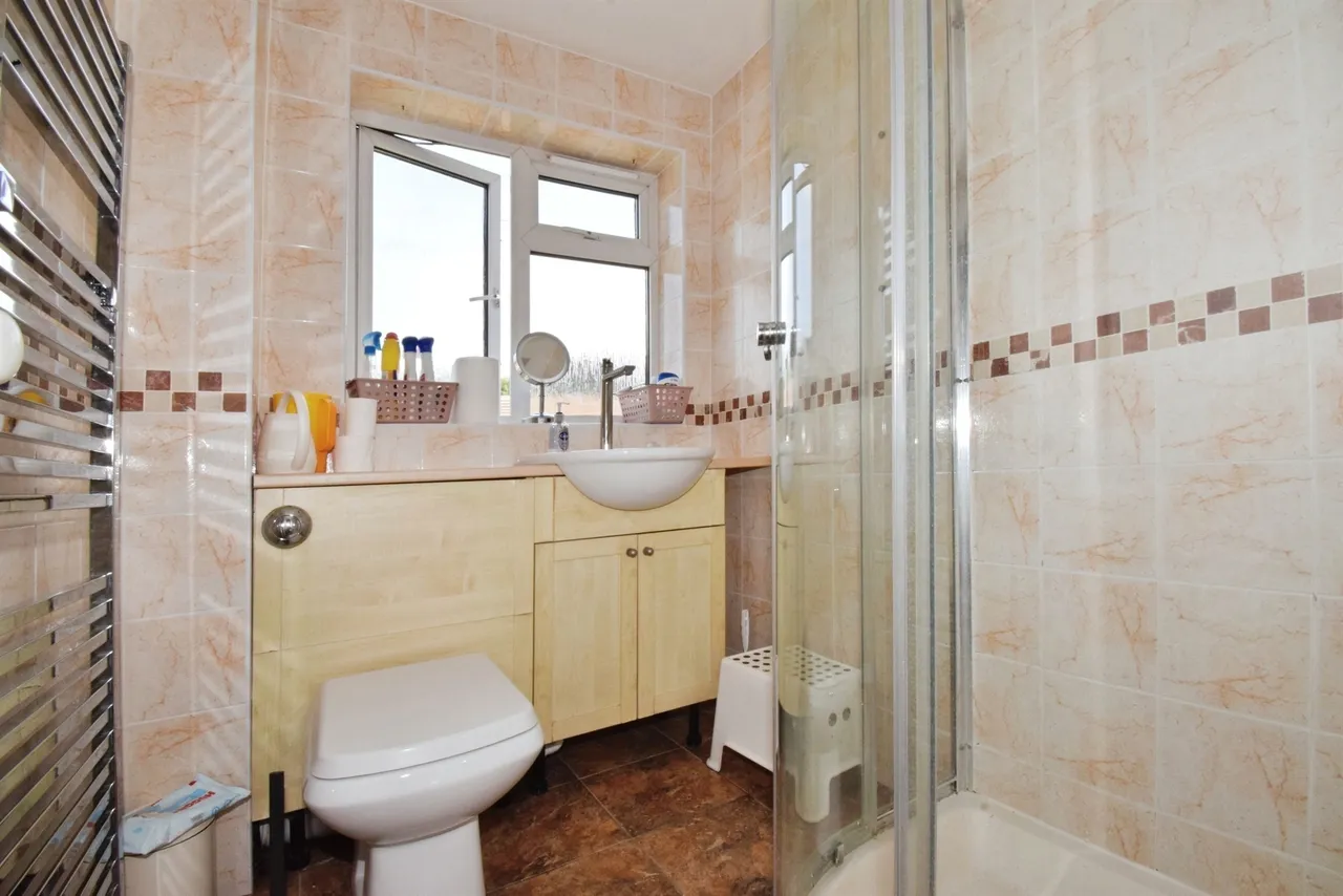 Kenilworth Drive, Oadby, LE2, photo 22