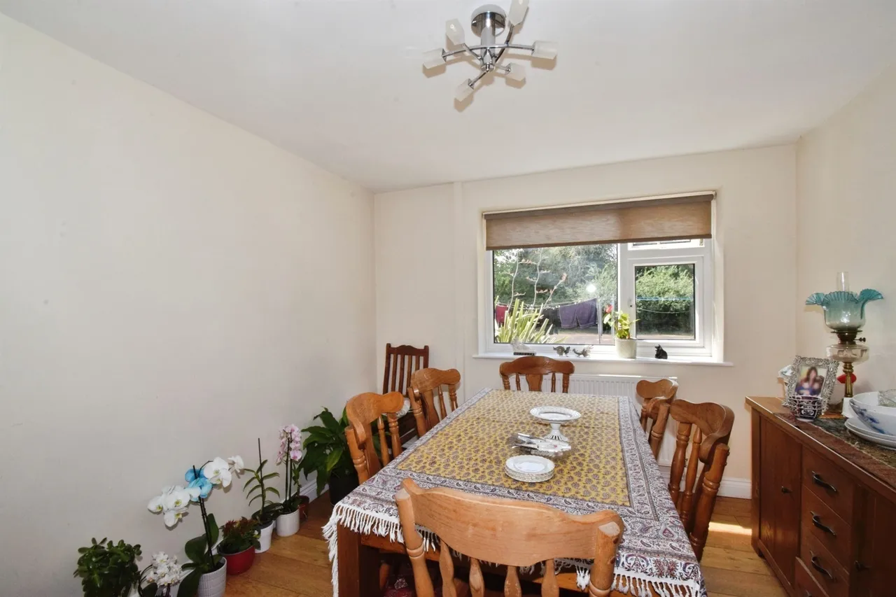 Kenilworth Drive, Oadby, LE2, photo 10