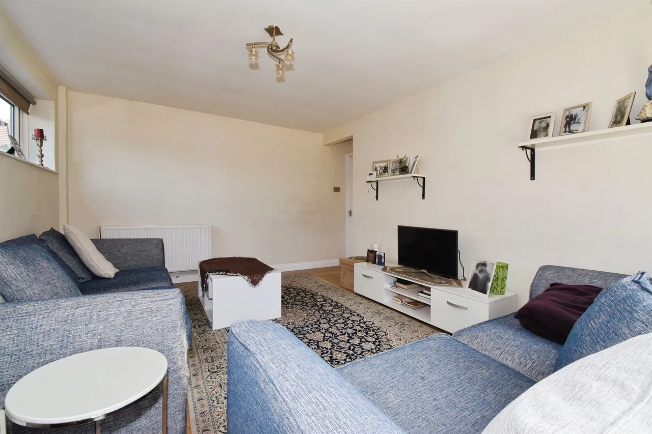 Kenilworth Drive, Oadby, LE2, photo 5