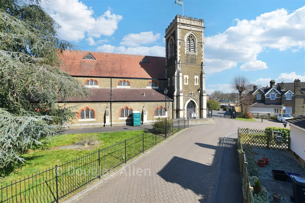 Village Way, Barkingside, IG6, photo 6