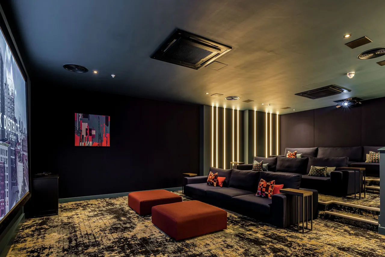 Apartment 2204, Bouchon Point, London, photo 3