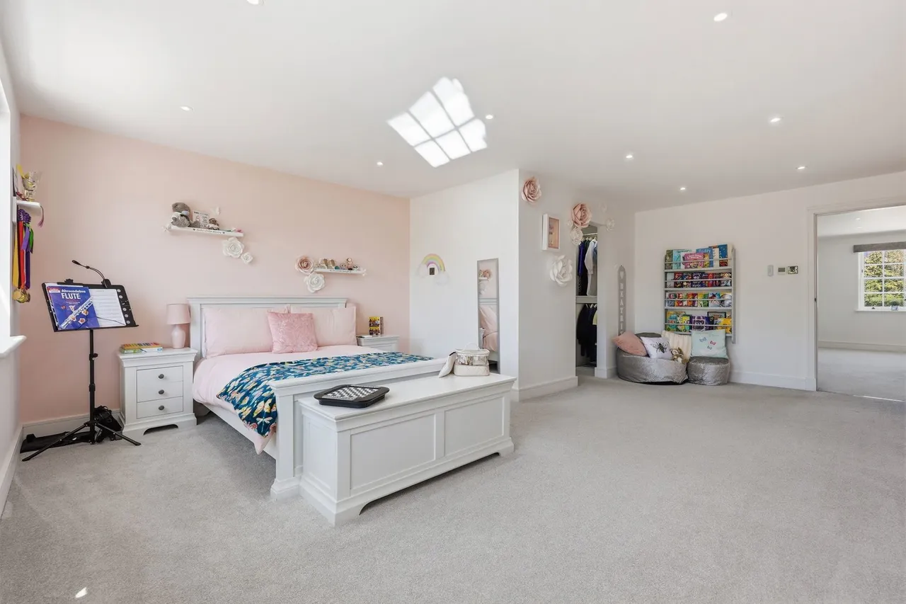 Noak Hill Road, Billericay, CM12, photo 32