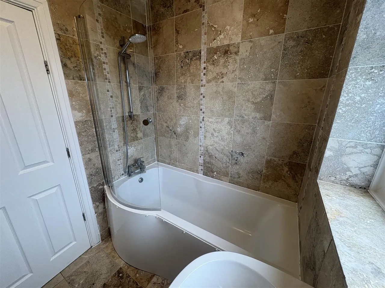 Southgate Crossgates, Scarborough, Scarborough YO12 4LZ, photo 9