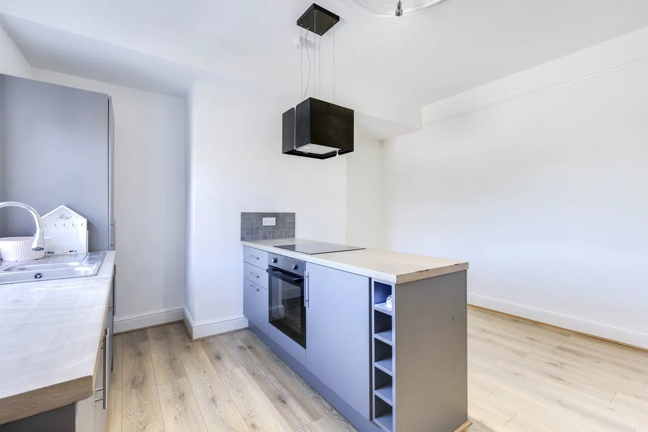 Richardshaw Lane, Stanningley, LS28, photo 6