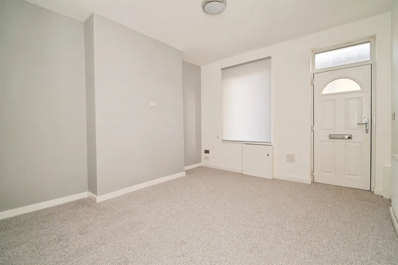 Filey Avenue, Royston, Barnsley, photo 5