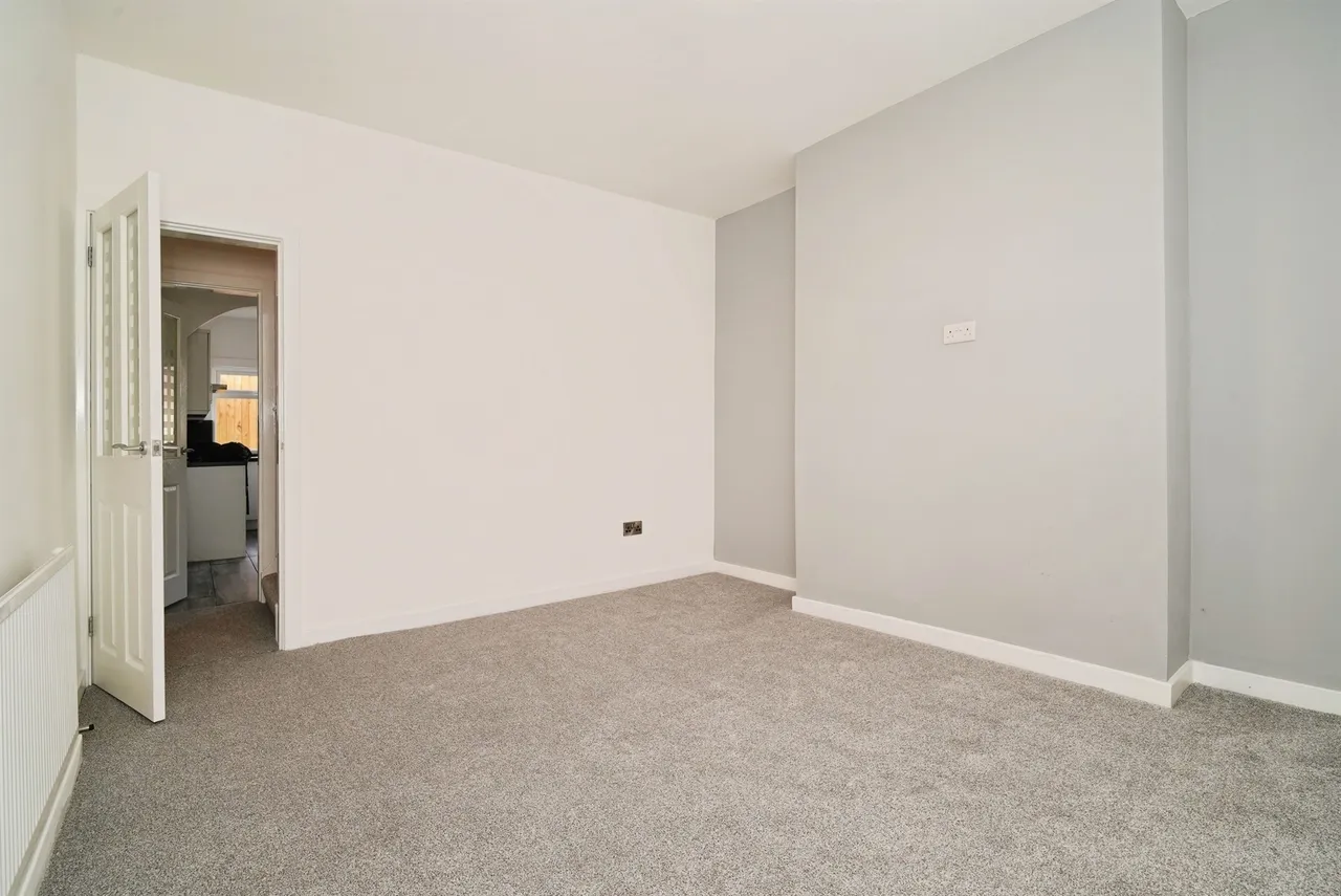 Filey Avenue, Royston, Barnsley, photo 6