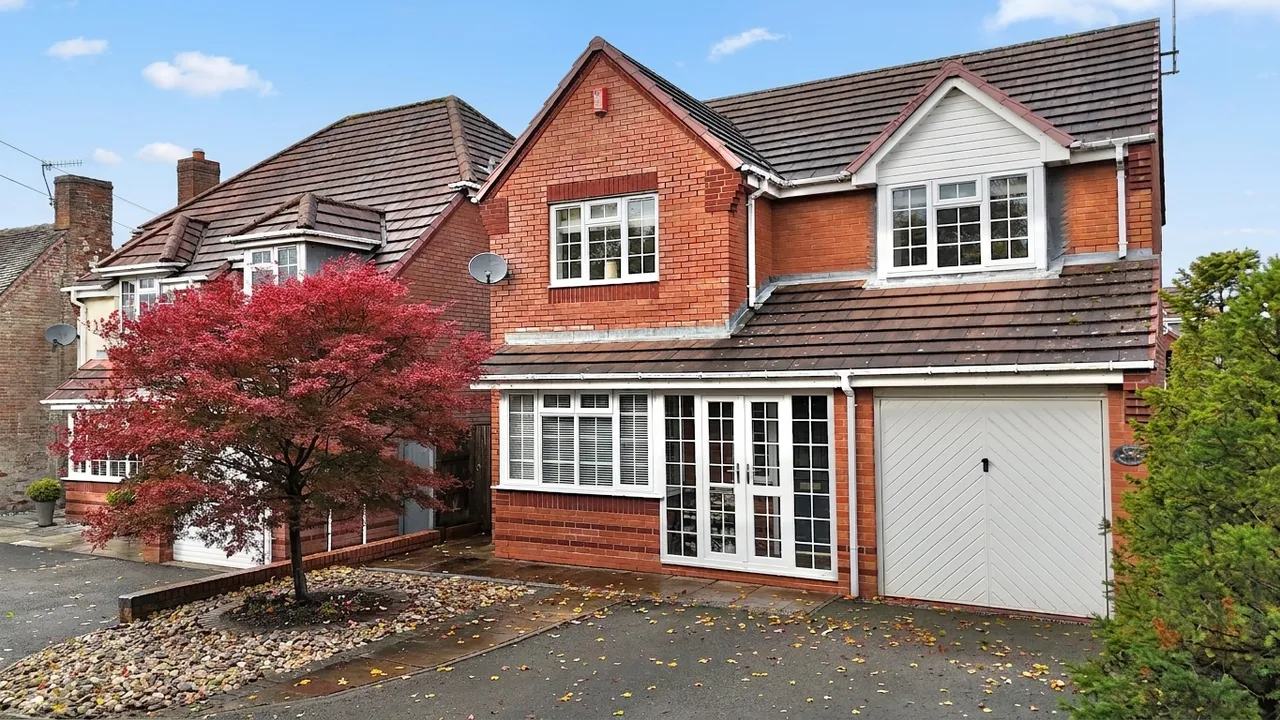 4 bed house for sale, Stokesay Drive, Cheadle, ST10