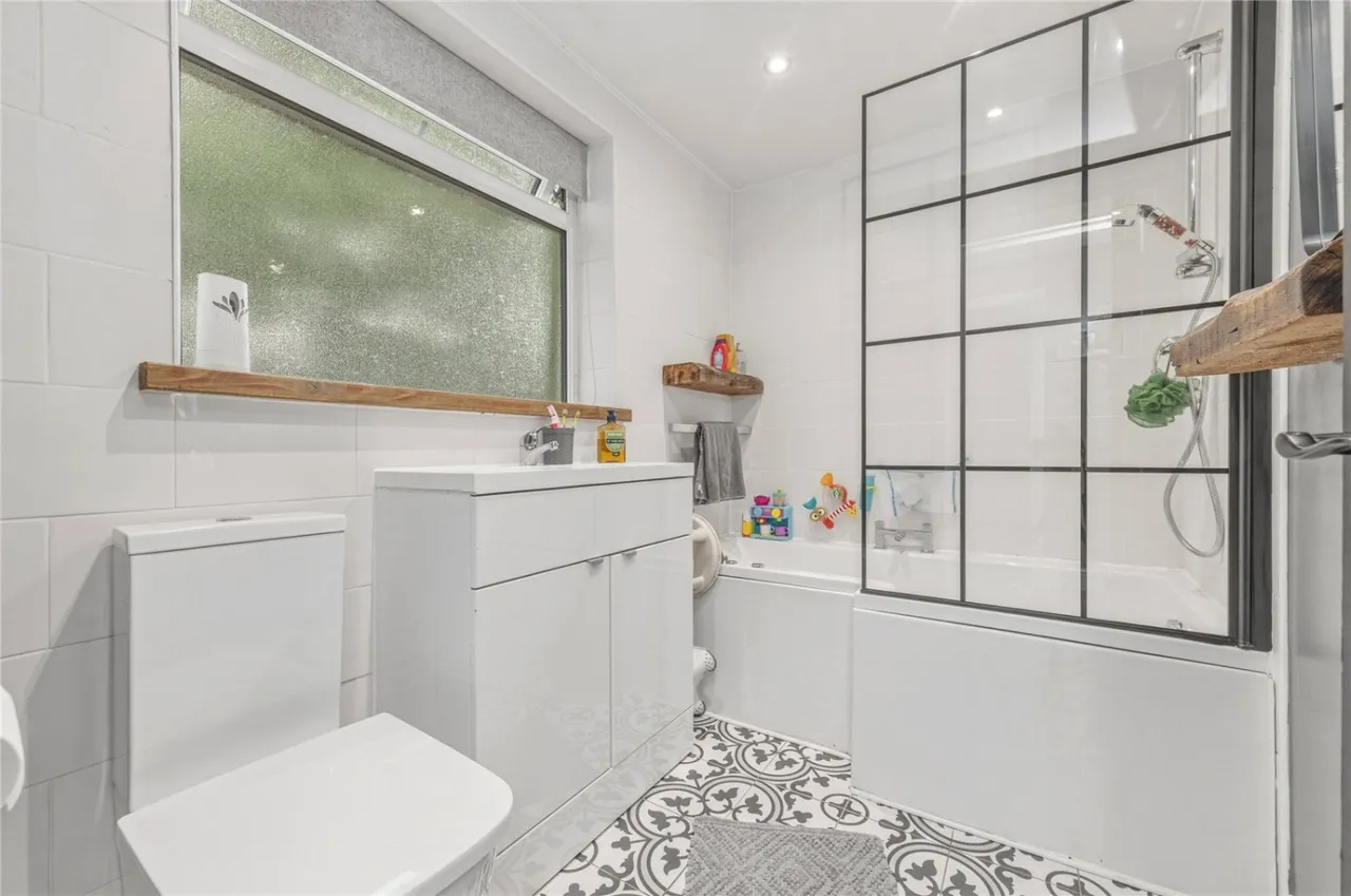 Bunkers Lane, Batley, WF17, photo 8