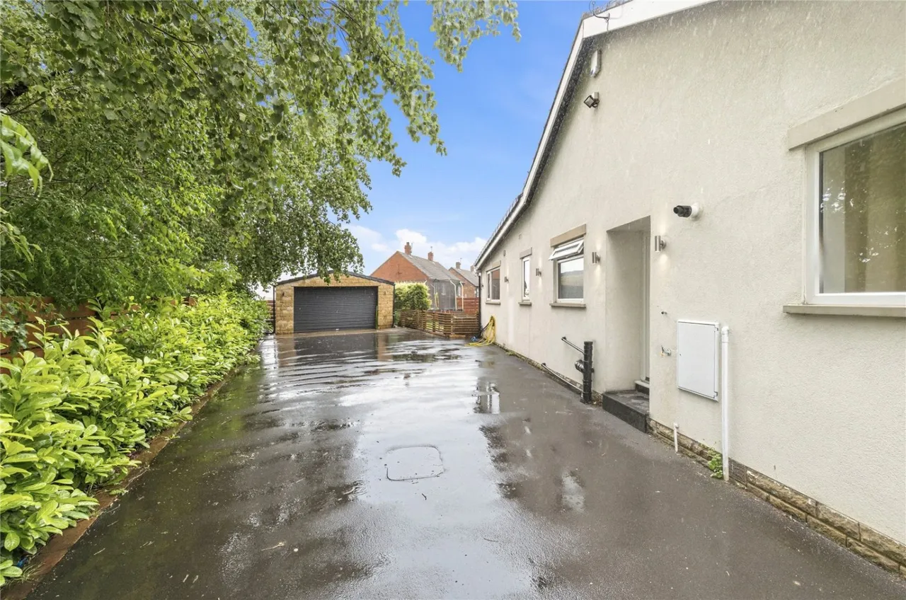 Bunkers Lane, Batley, WF17, photo 5