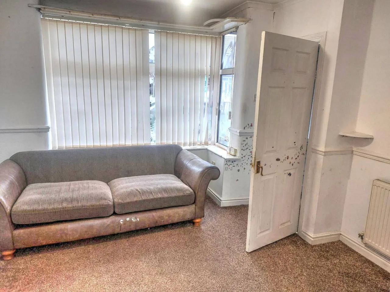 North Road, Manchester, M34, photo 3