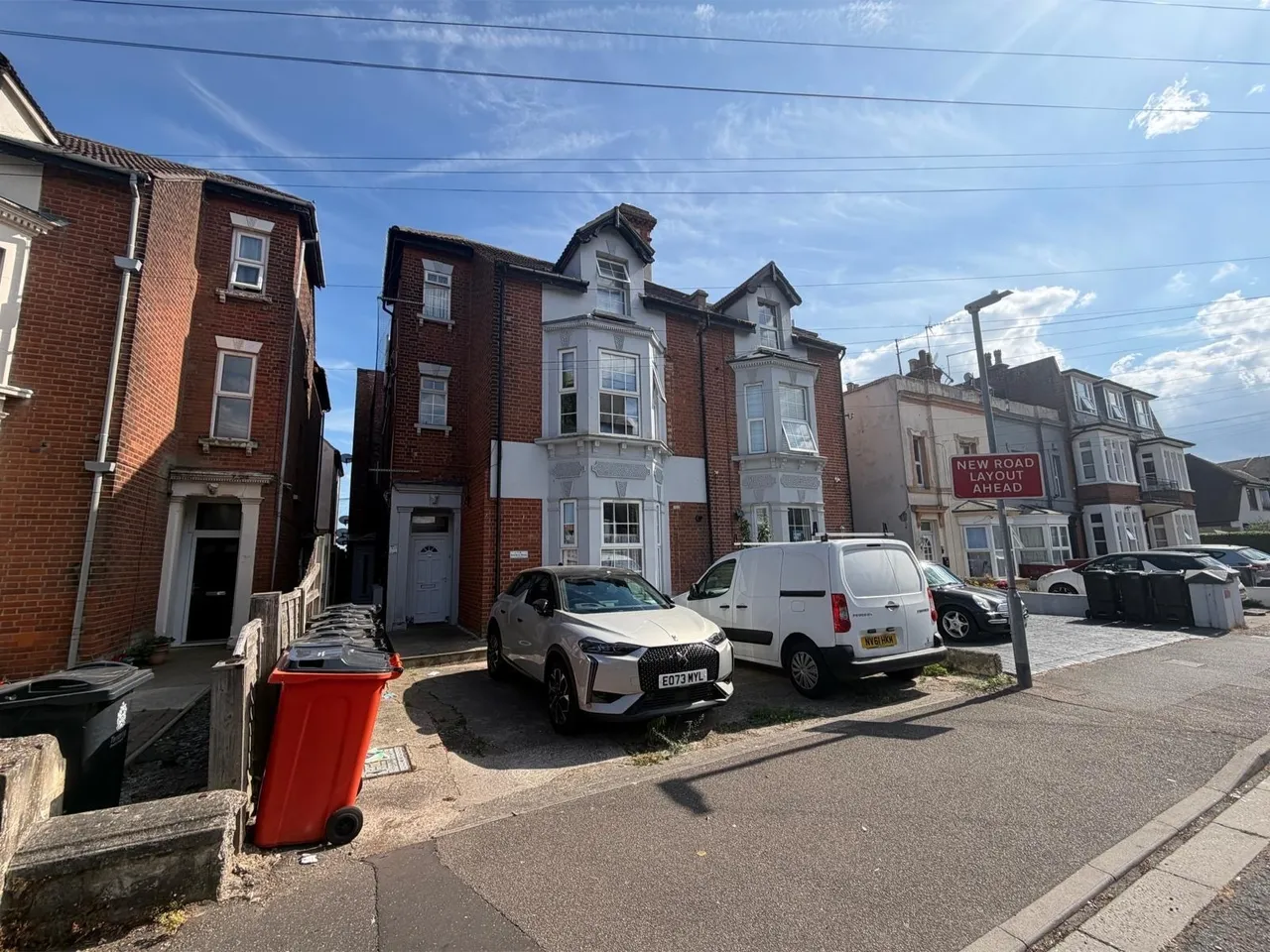 1 bed flat for sale — Church Road, Clacton-On-Sea