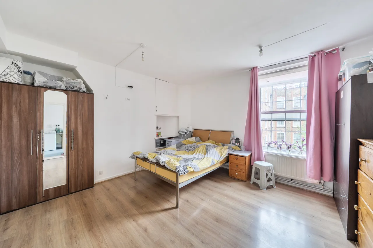 33 Livingstone House, Wyndham Road, London, photo 2