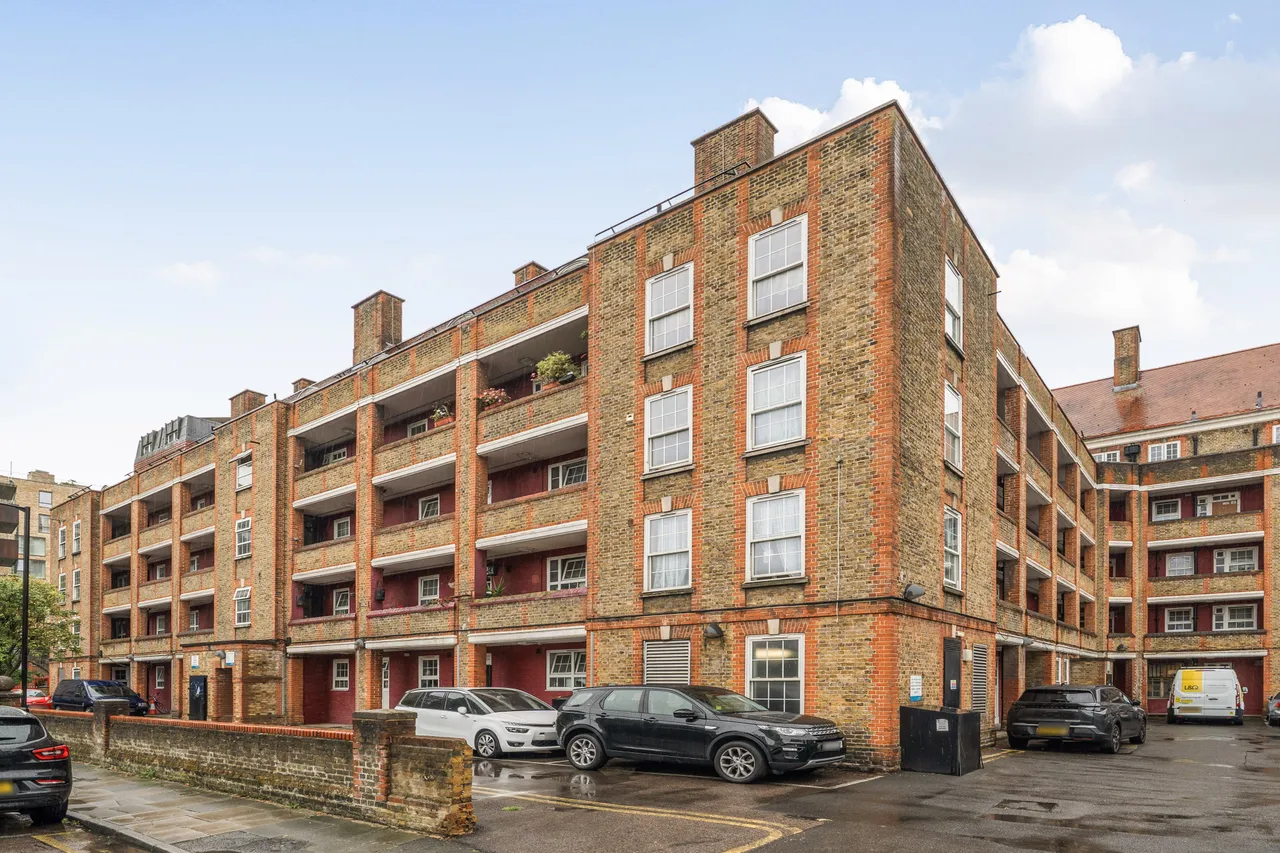1 bed flat for sale — 33 Livingstone House, Wyndham Road, London