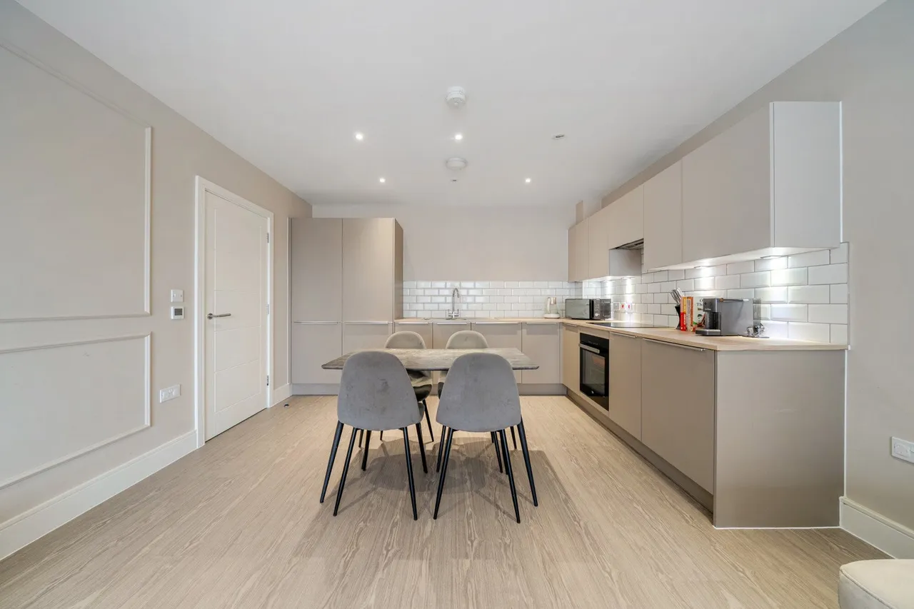 Adit Road, DA8, photo 17