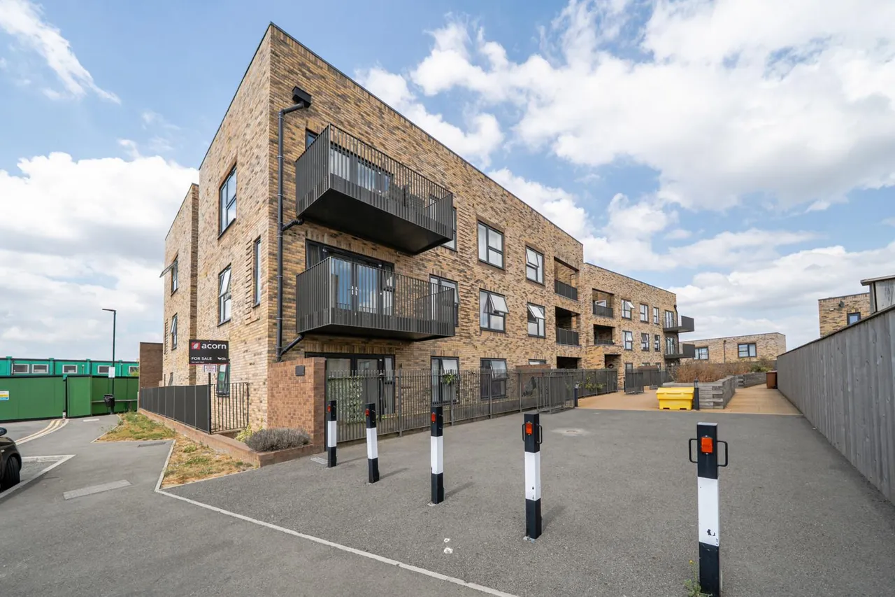 Adit Road, DA8, photo 22