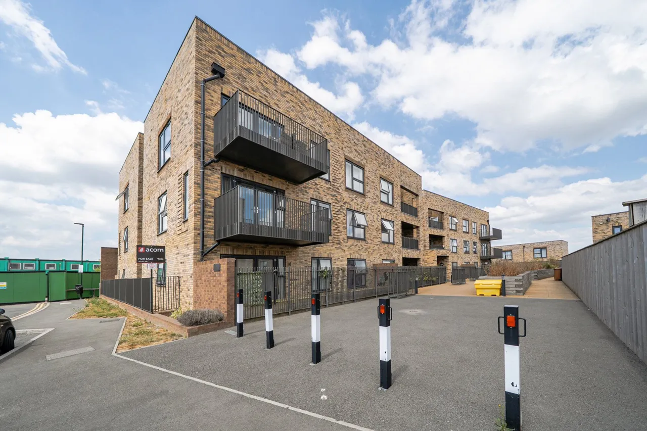 Adit Road, DA8, photo 22