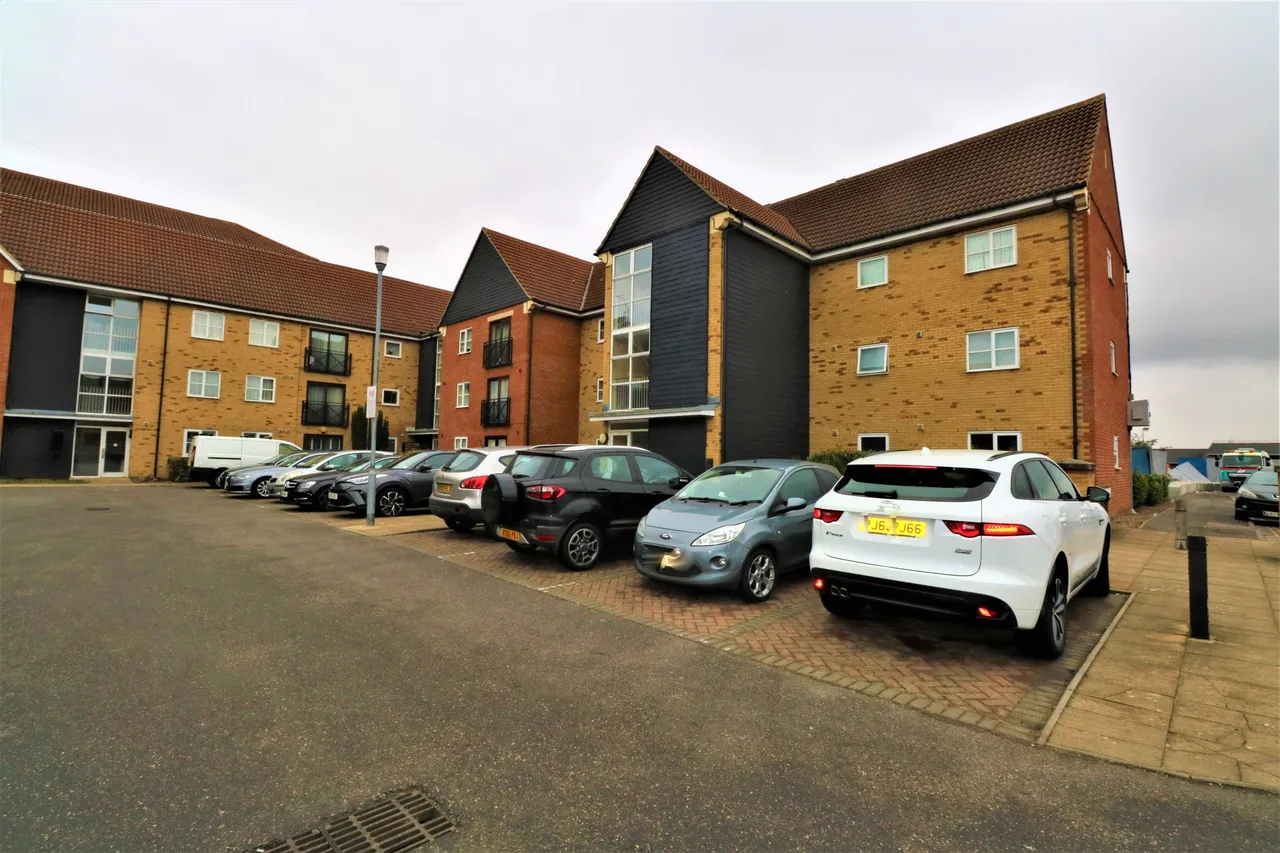 Howard Road, Chafford Hundred, Grays, Essex, RM16 6DG, photo 13