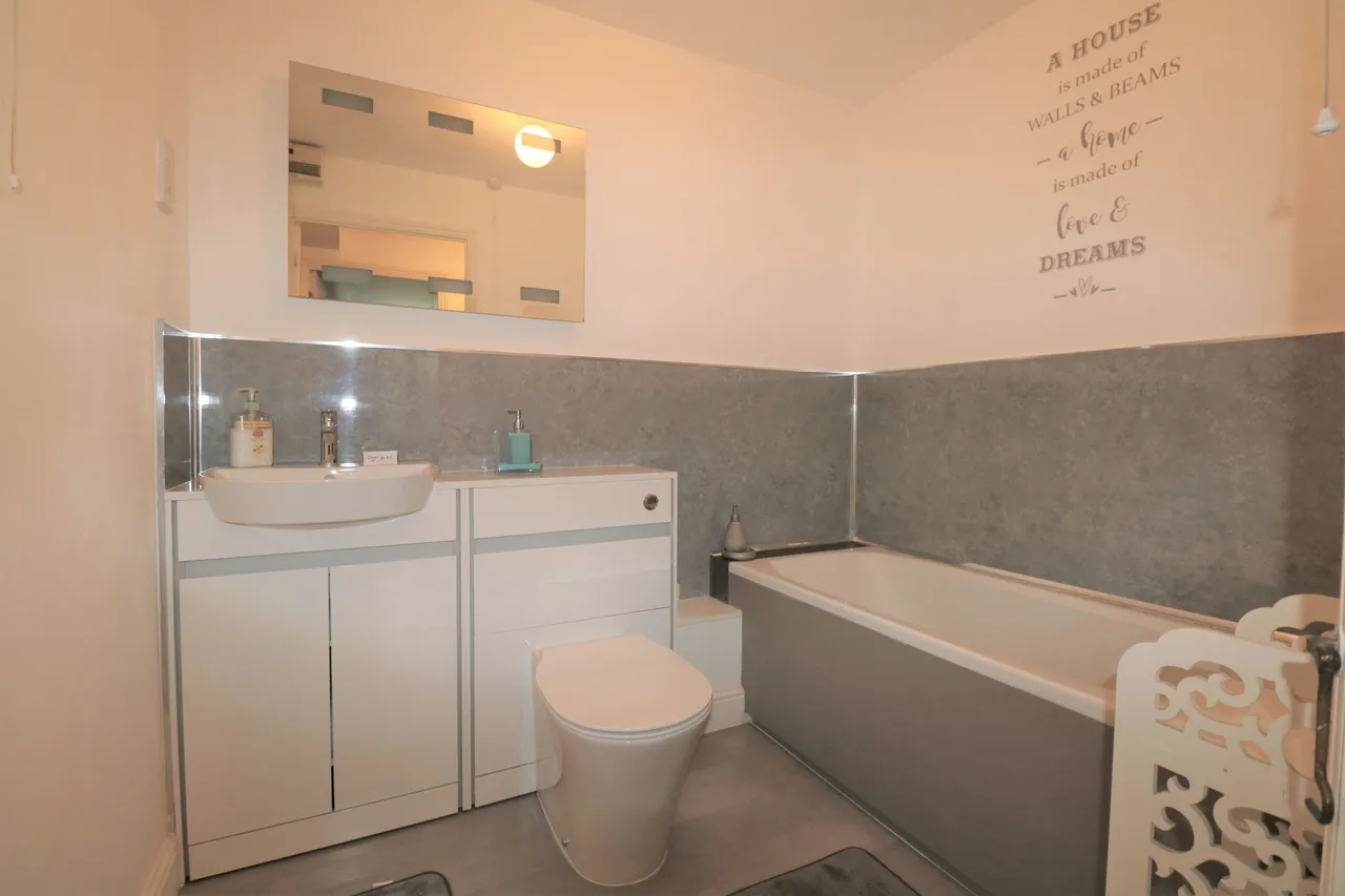 Howard Road, Chafford Hundred, Grays, Essex, RM16 6DG, photo 11
