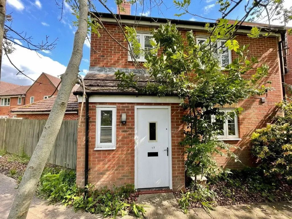 2 bed house for sale — Kestrels Mead, Tadley, RG26