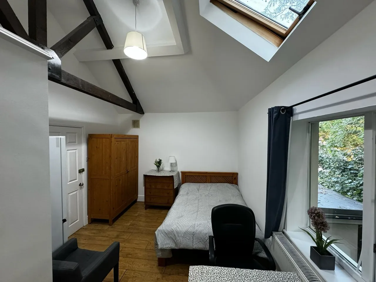 Jersey Road, Hounslow, TW3, photo 2