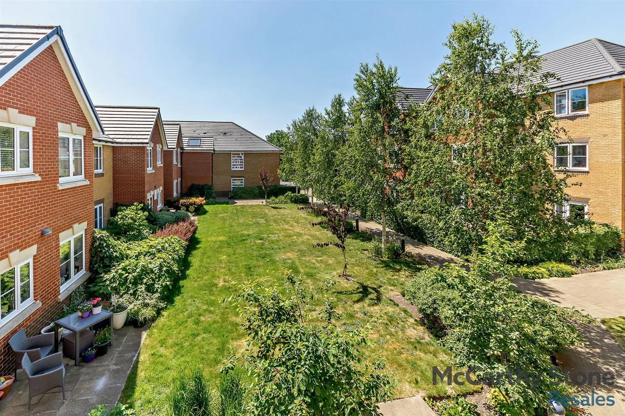 Churchfield Road, Walton-On-Thames, KT12, photo 5