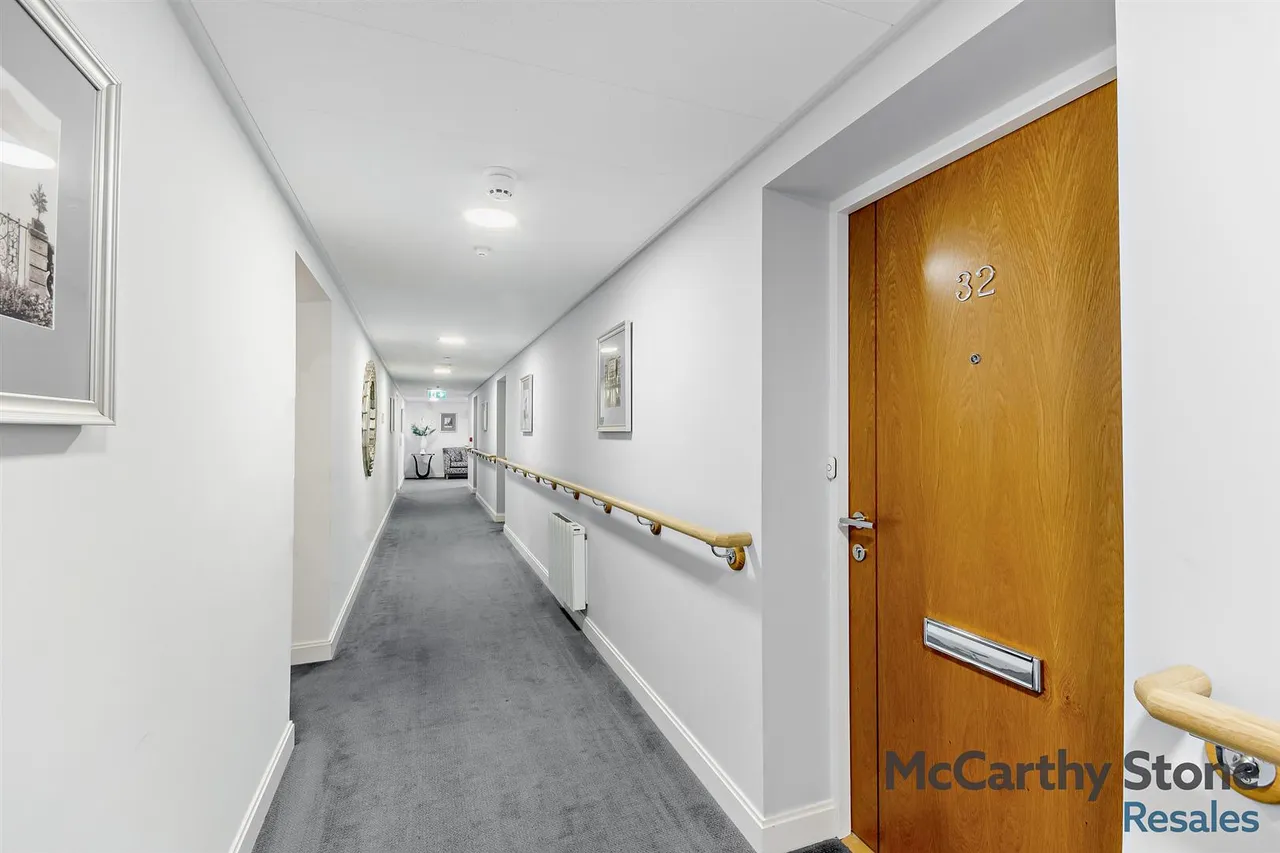 Churchfield Road, Walton-On-Thames, KT12, photo 14