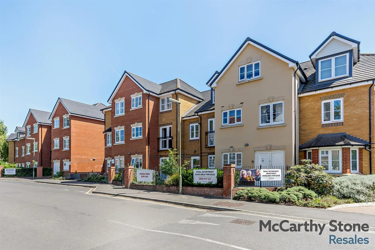 Churchfield Road, Walton-On-Thames, KT12, photo 18