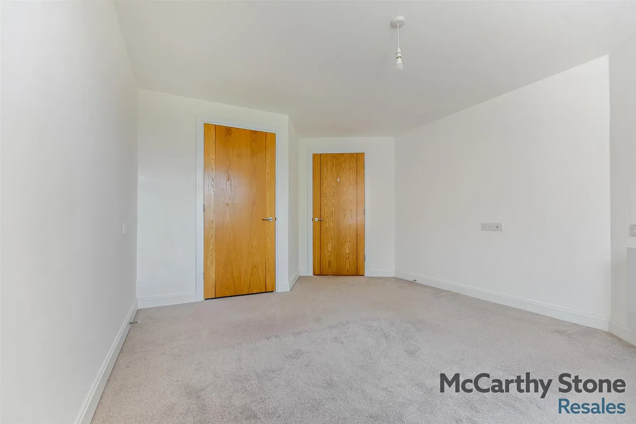 Churchfield Road, Walton-On-Thames, KT12, photo 9