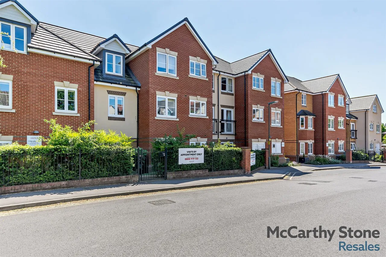 Churchfield Road, Walton-On-Thames, KT12, photo 25