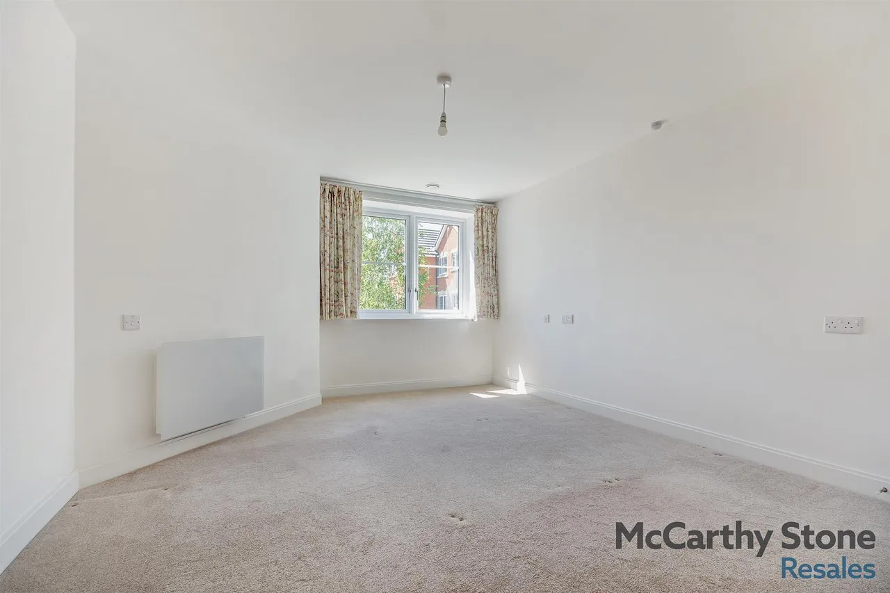 Churchfield Road, Walton-On-Thames, KT12, photo 6