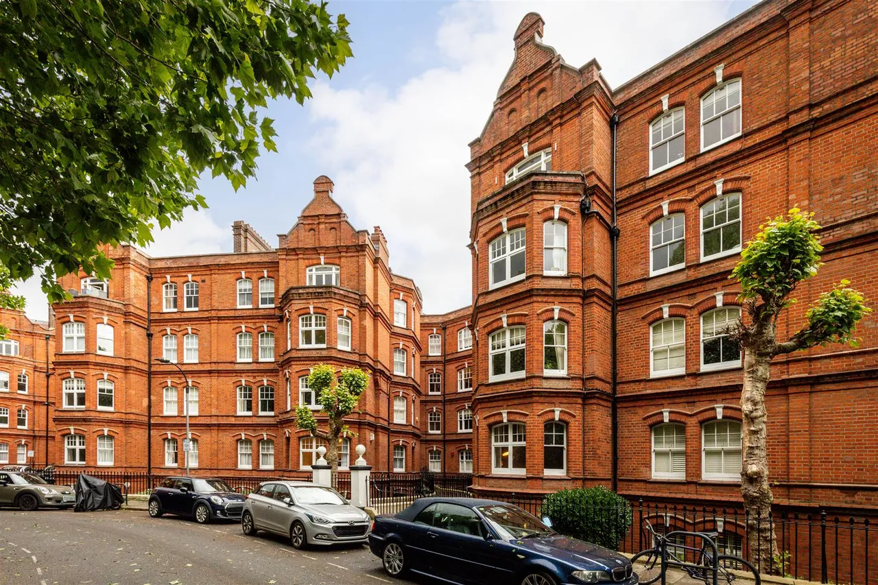 Queen's Club Gardens, London, W14, photo 21