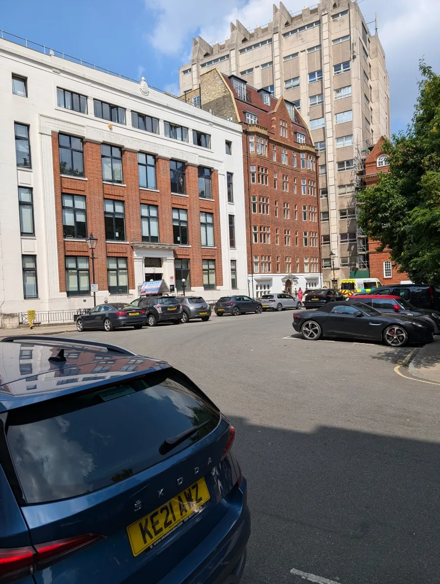 For sale in Queen Square, Bloomsbury, WC1N, photo 8