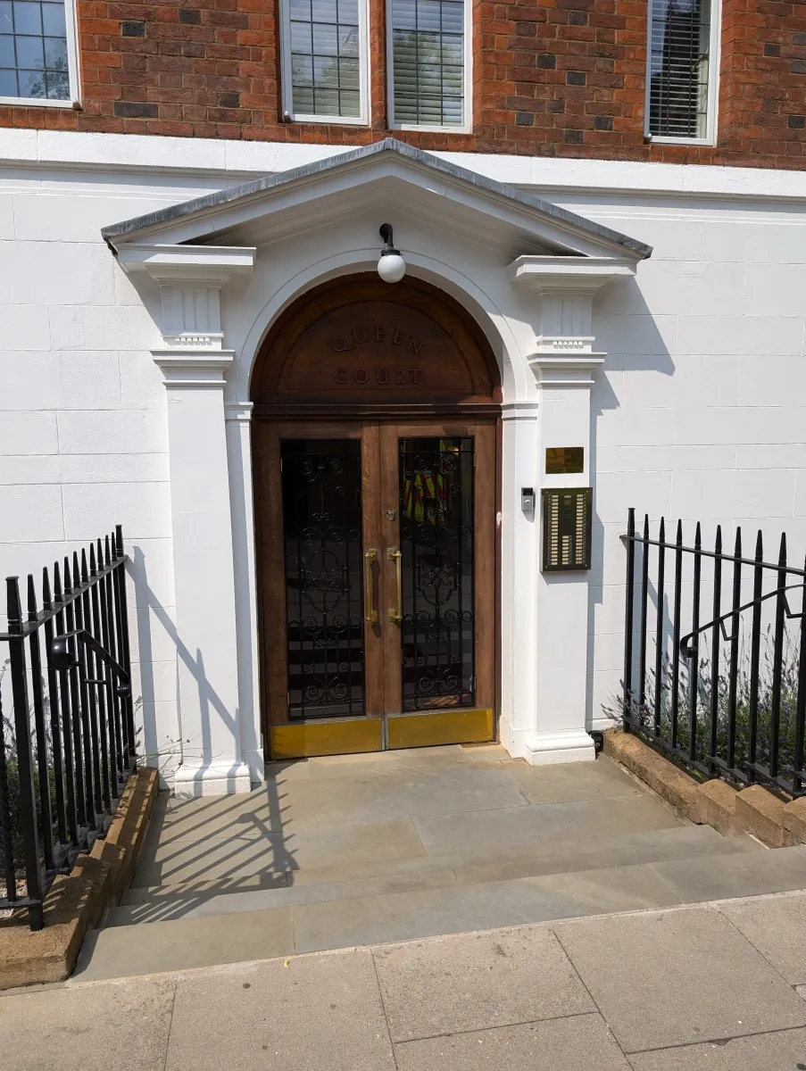 For sale in Queen Square, Bloomsbury, WC1N, photo 9