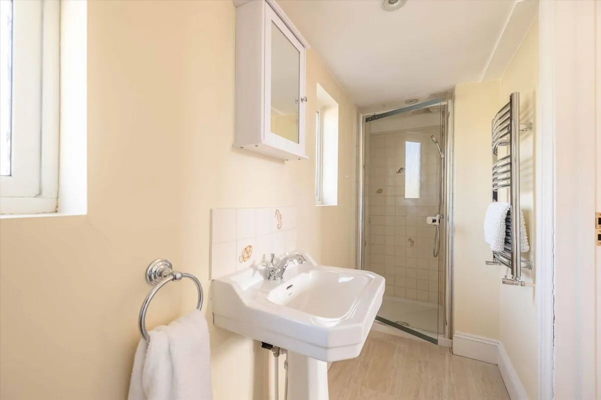 Montagu Road, Datchet, SL3, photo 16