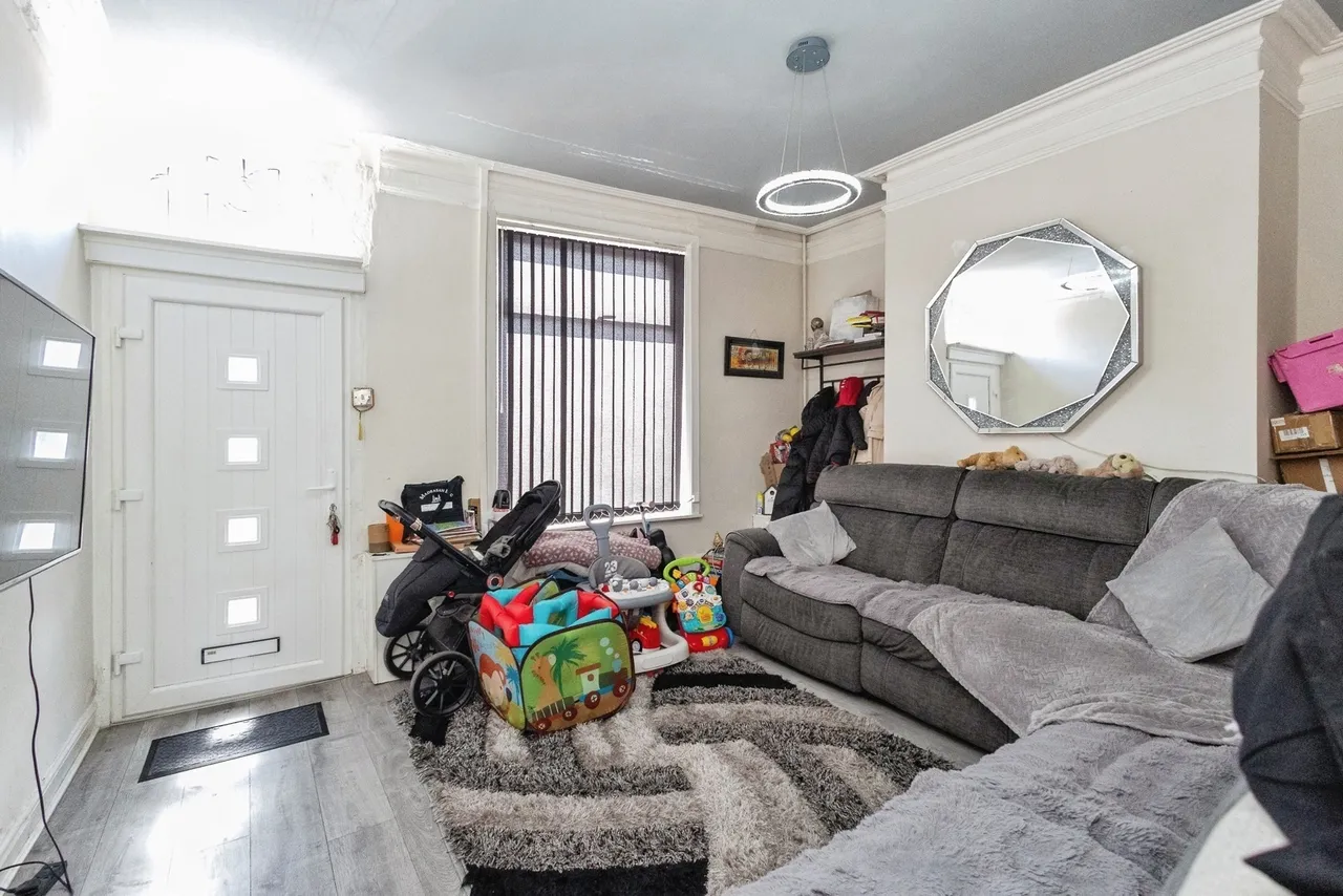 Alexandra Road, ASHTON-UNDER-LYNE, Lancashire, OL6, photo 2