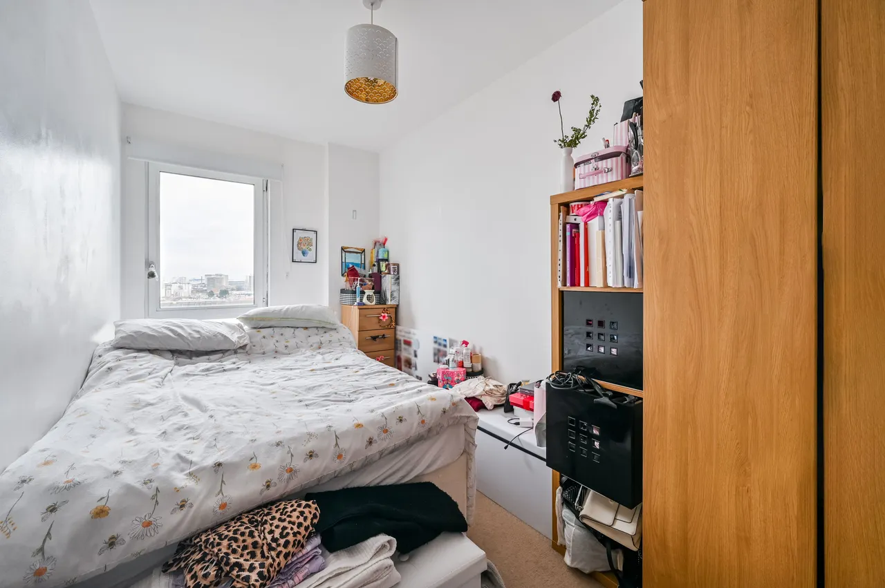 Flat 138, 25 Barge Walk, City Peninsula, London, photo 9