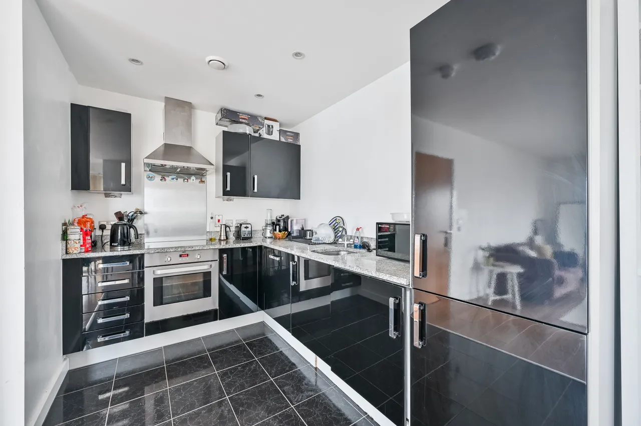 Flat 138, 25 Barge Walk, City Peninsula, London, photo 3